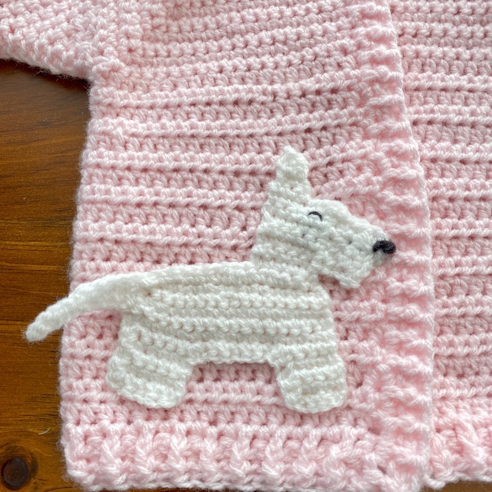 New handmade 0-6 month pink sweater dog appliqué - Picture 3 of 7
